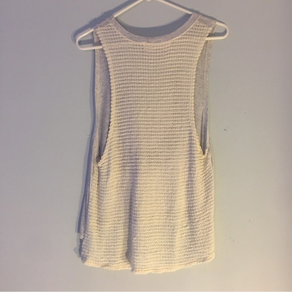 Horseshoe Design Lightweight Loose Fitting Light Gray Tank Top Size Small - Picture 3 of 7